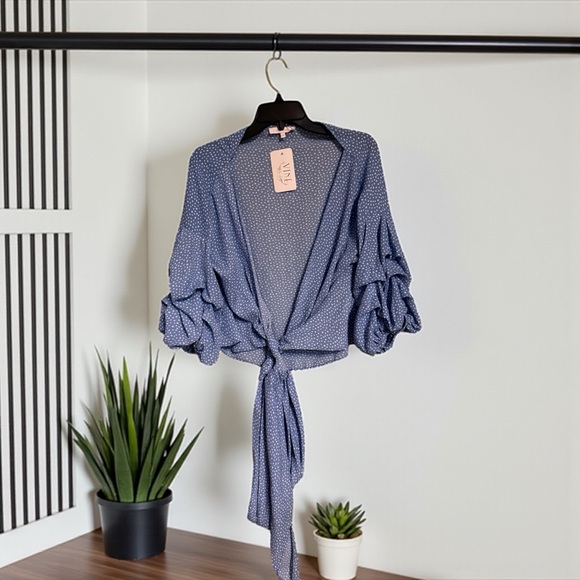 NWT - Olivaceous Blouse - Size M - Picture 3 of 9